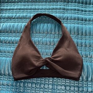 L Buffbunny Twisted Halter Sports Bra